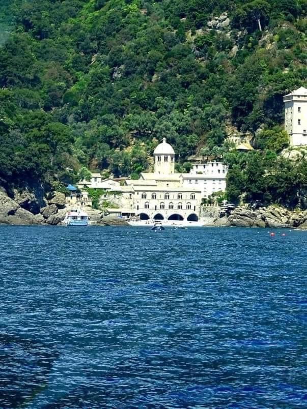 La Casa Di Gio Golf Tennis E Parcheggio Privato Rapallo Bagian luar foto